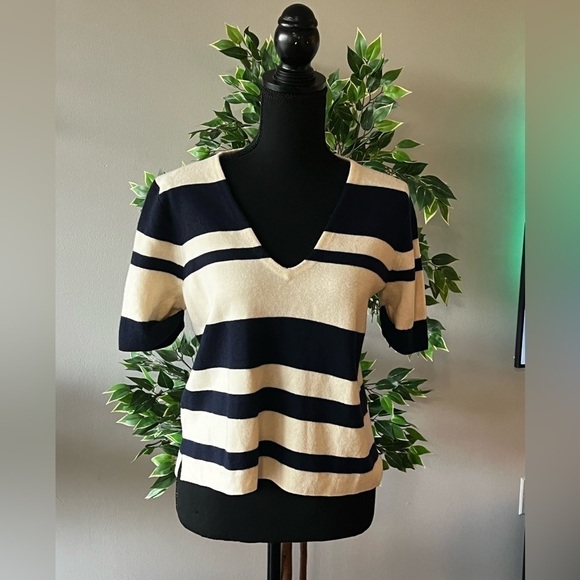 J Crew Short Sleeve V-neckline Knit Sweater Top - Picture 2 of 5